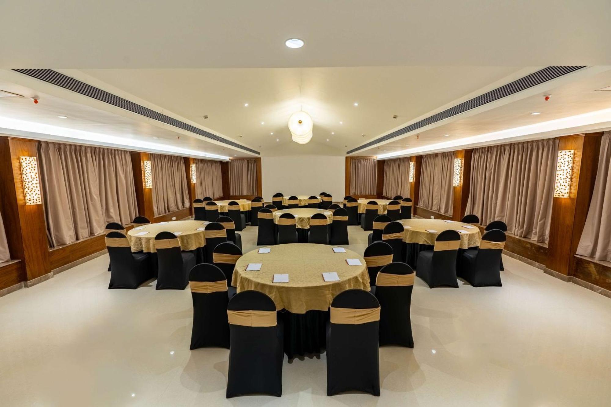 Mandrem Beach Resort, A Member Of Radisson Individuals Retreat Εξωτερικό φωτογραφία