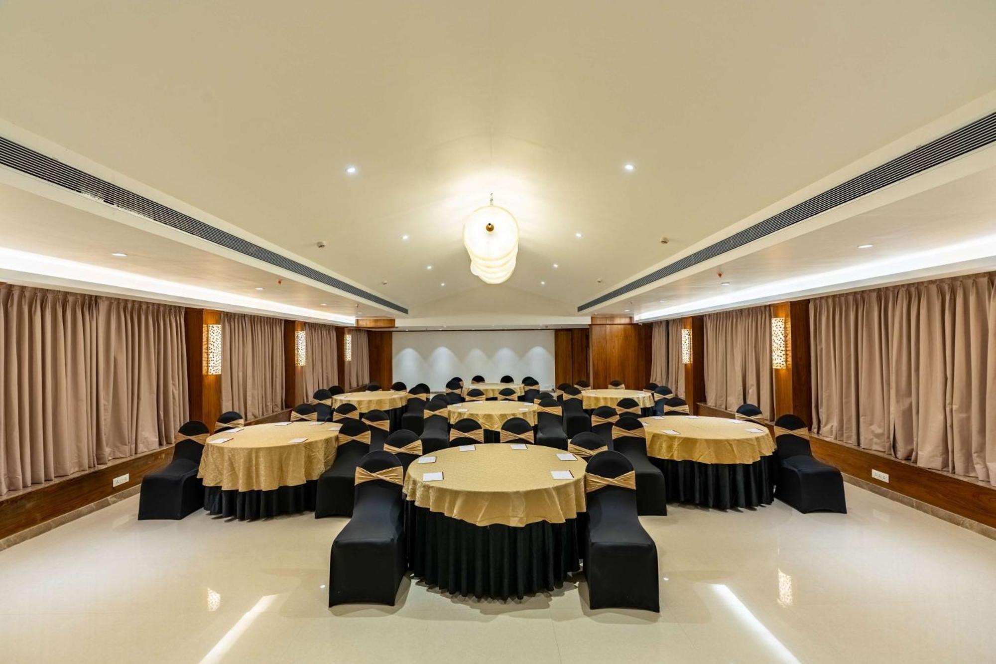 Mandrem Beach Resort, A Member Of Radisson Individuals Retreat Εξωτερικό φωτογραφία