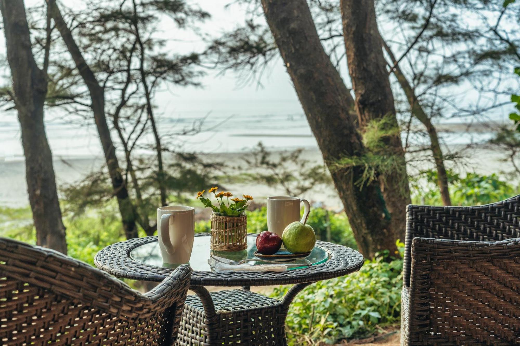 Mandrem Beach Resort, A Member Of Radisson Individuals Retreat Εξωτερικό φωτογραφία