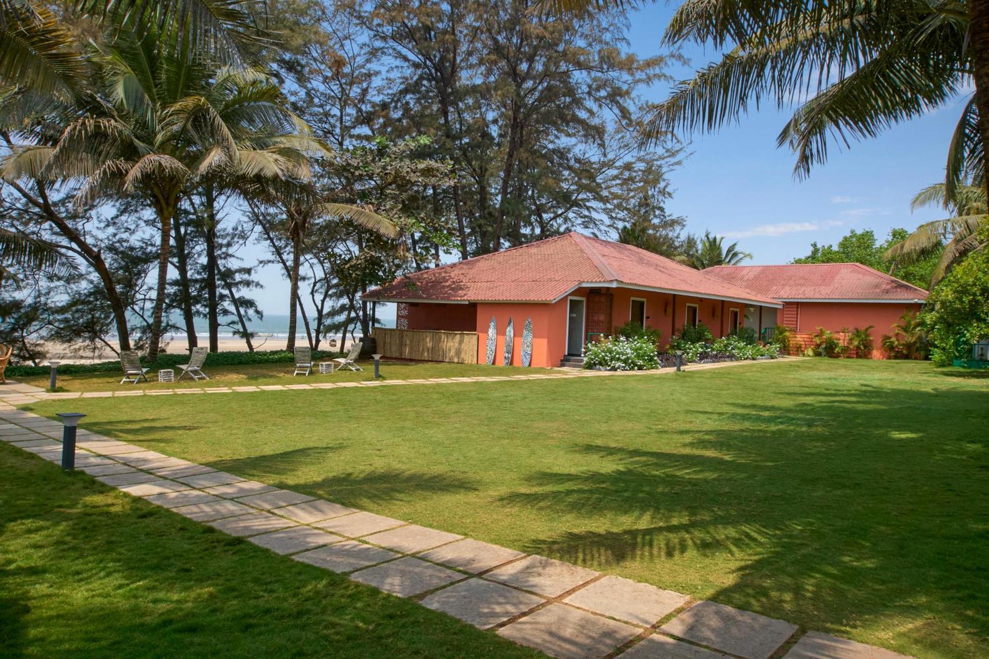 Mandrem Beach Resort, A Member Of Radisson Individuals Retreat Εξωτερικό φωτογραφία